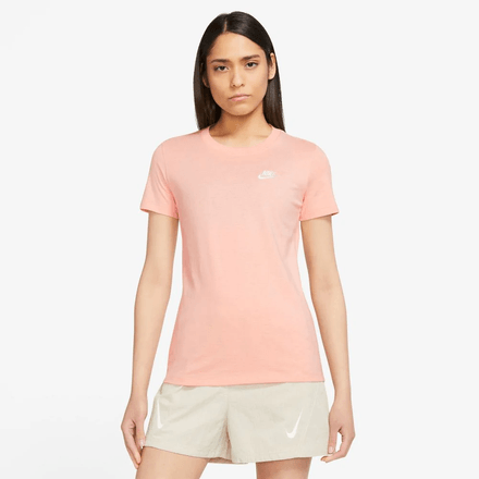 Camiseta Nike Sportswear Essentials Feminina - Dx7906-010